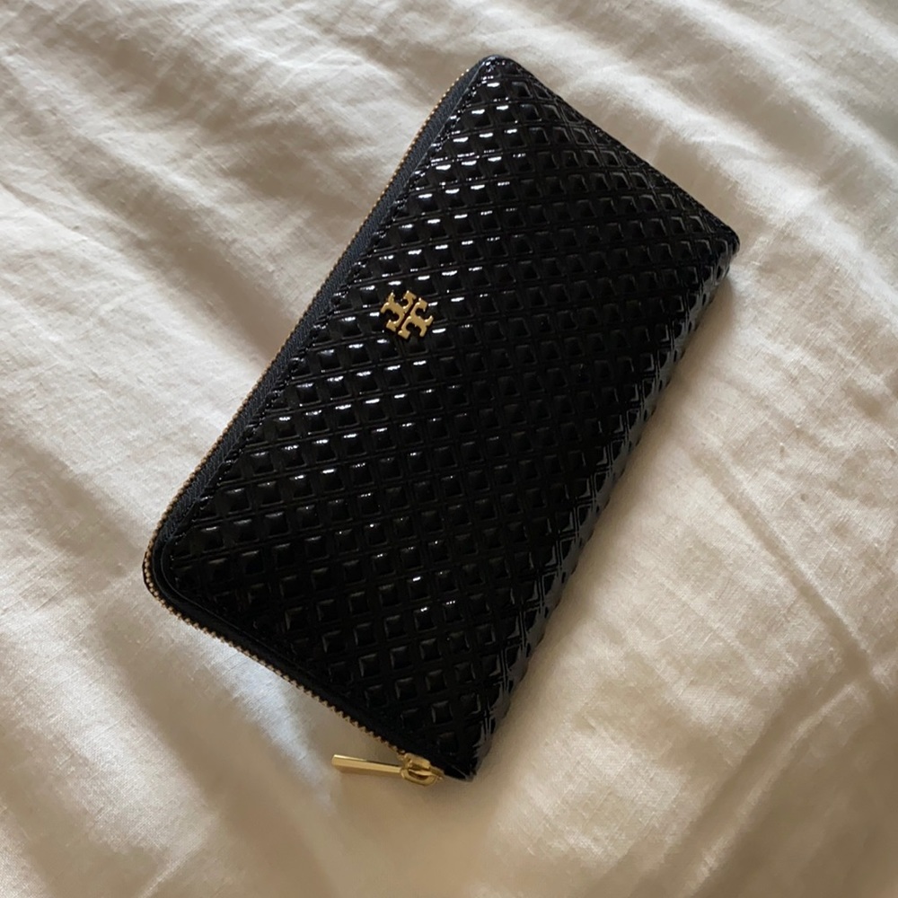 Tory Burch Black Patent Quilted Wallet